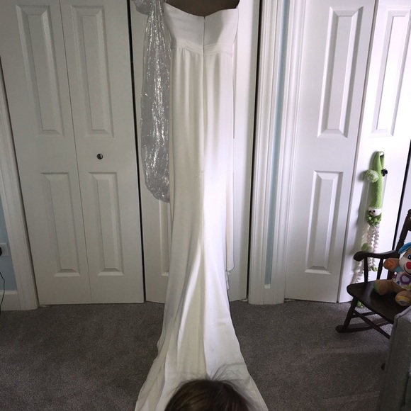 New York Couture Reem Acra Wedding Dress - Picture 5 of 8